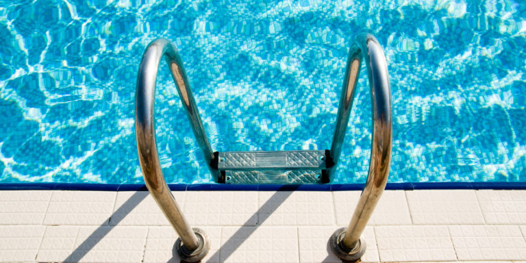 LAS CUBIERTAS, UNA BUENA SOLUCIÓN PARA EL MANTENIMIENTO DE PISCINAS BARCELONA