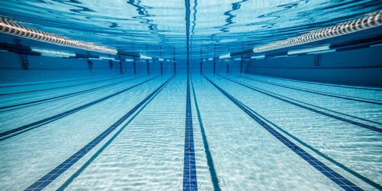 PISCINAS CLIMATIZADAS PARA DISFRUTAR TODO EL AÑO CON SALGADO, MANTENIMIENTO DE PISCINAS BARCELONA
