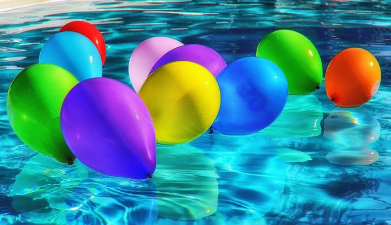 Cómo prevenir las algas en tu piscina de Barcelona