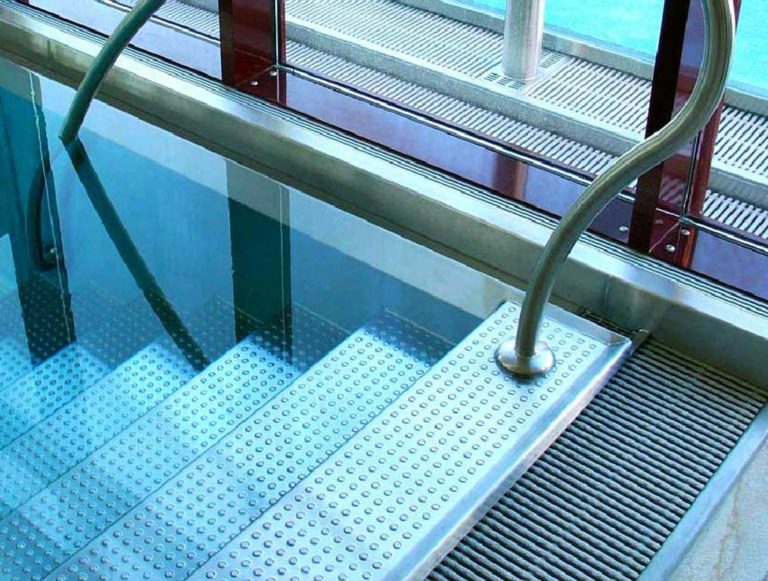 Estrenar una piscina de acero