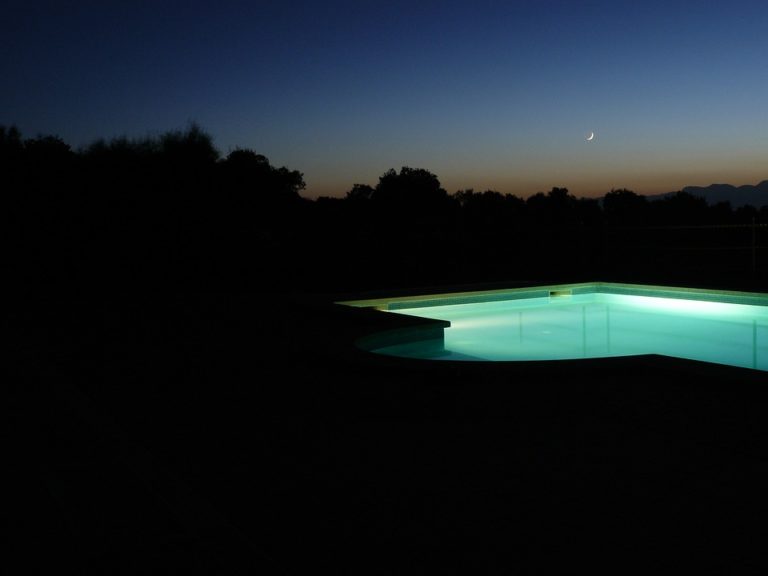 Tipos de luces para piscinas