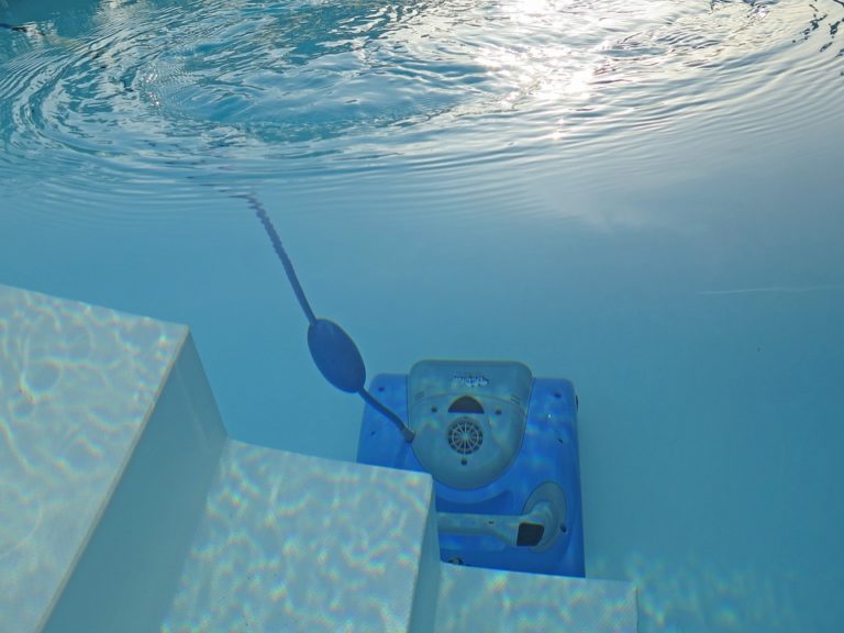 Consejos para cuidar de tu piscina cuando te vas de vacaciones