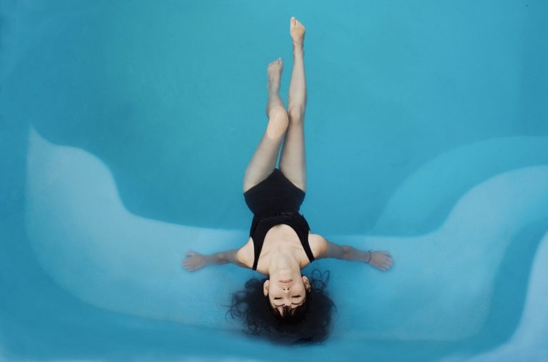 ¿Cómo reparar las piscinas de acero y poliéster?