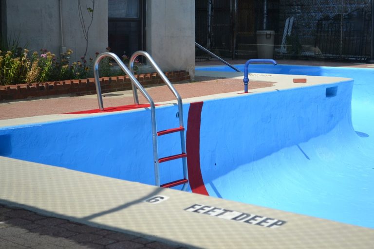 Reparación de piscinas con lámina de pvc armado o liner en Sabadell