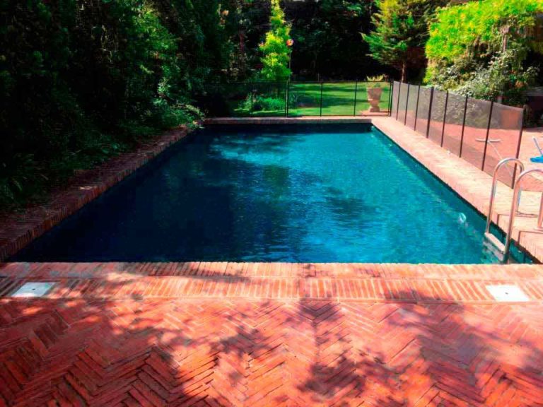 Mantenimiento de piscinas en Sant Cugat, ¿es mejor dejarla vacía o llena?