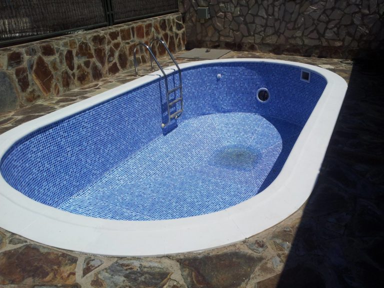 Infórmate sobre la construcción de piscinas pequeñas
