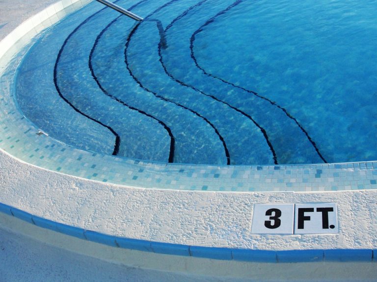 Construcción de piscinas: Las escaleras ideales