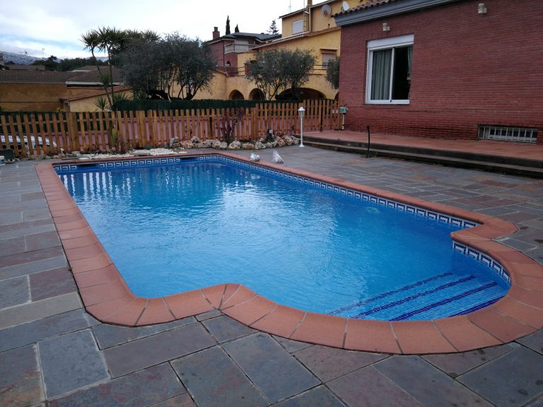 Información vital que hay que saber antes de realizar una construcción de piscinas en Badalona