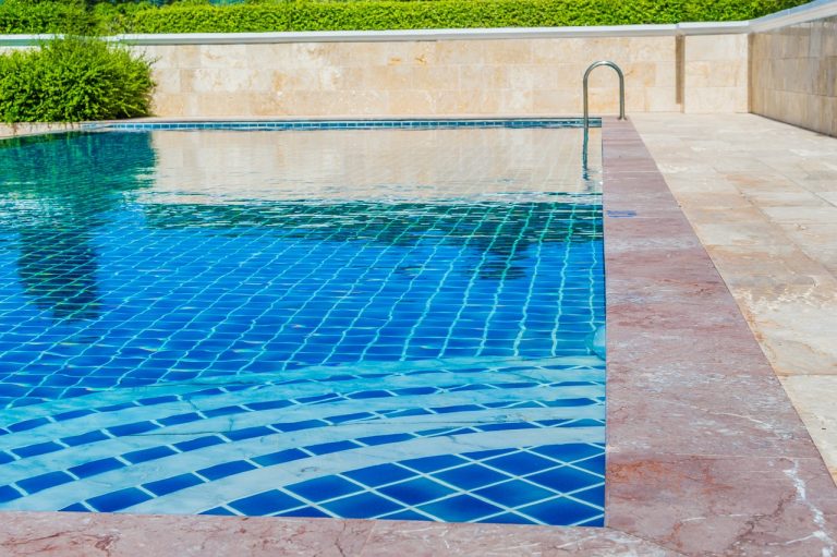 Las consecuencias de no mantener un plan de mantenimiento de piscinas en Terrassa