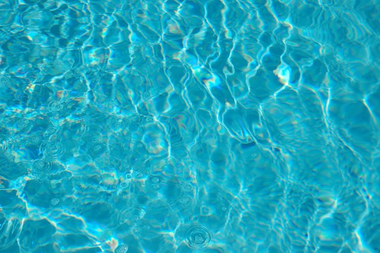 Las razones por la que es cada día más popular la cloración salina de piscinas en Sabadell
