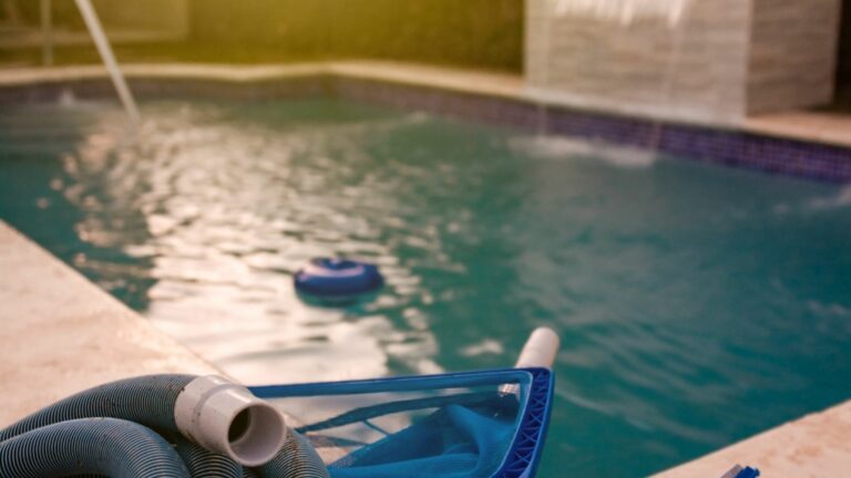 CONSEJOS PARA LIMPIAR LA PISCINA