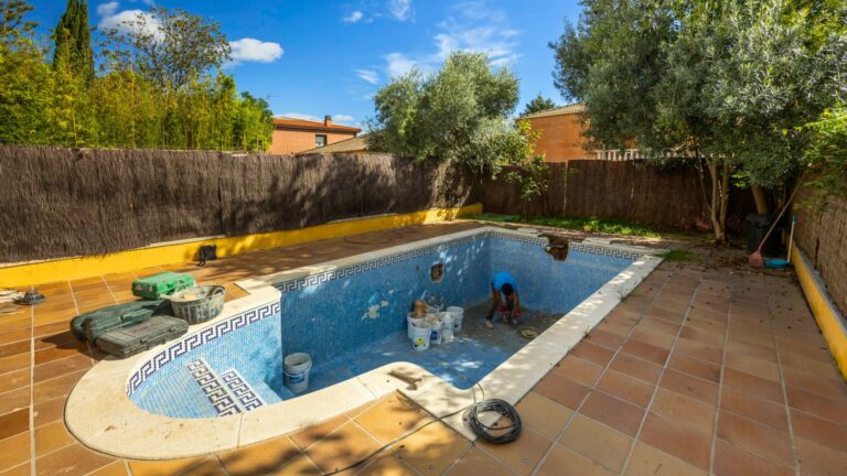 ¿Qué servicios ofrecemos en Piscinas Salgado?