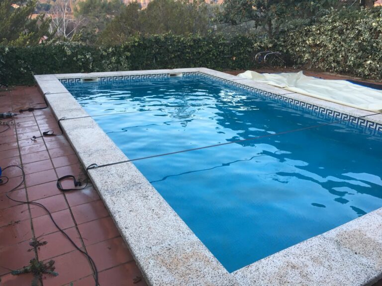 ¿Por qué confiar en una empresa de piscinas en Cerdanyola para elegir tu piscina?