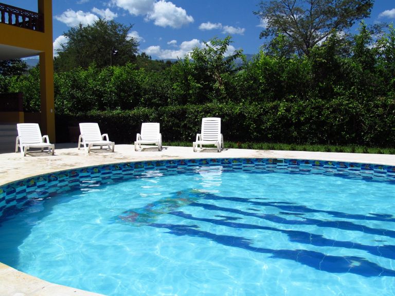 Invertir en piscinas para su propiedad: un oasis de bienestar y valor residencial