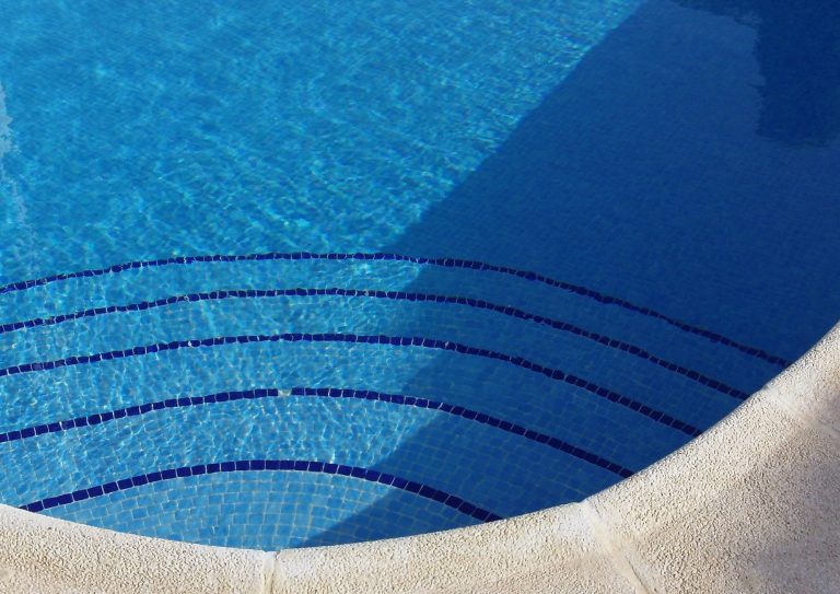 Garantiza la seguridad de tu familia con la reparación de piscinas