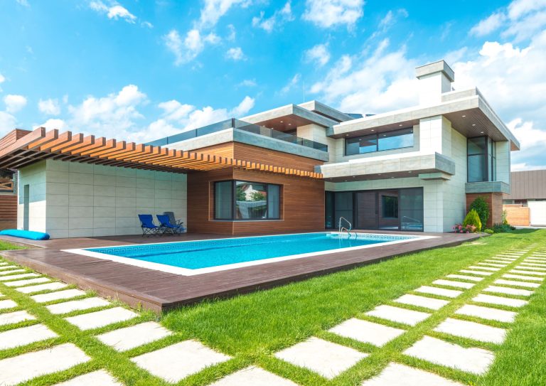 Construcción de Piscina: Todo lo que Necesitas Saber