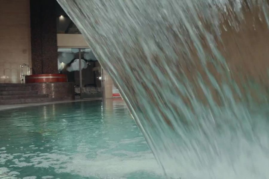 cascada piscina