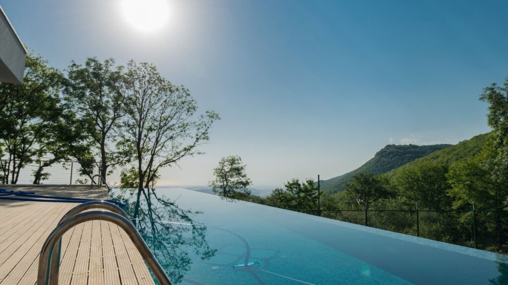infinity pool
