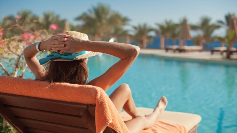 Mejora tu calidad de vida y disfruta al máximo del verano con la construcción de una piscina a medida 