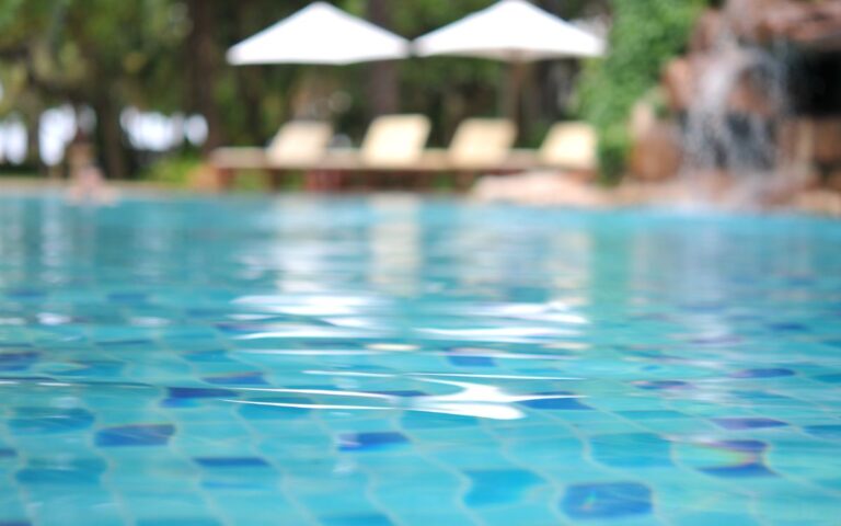 Repara tu piscina con lámina armada: una solución eficaz, duradera y estética 