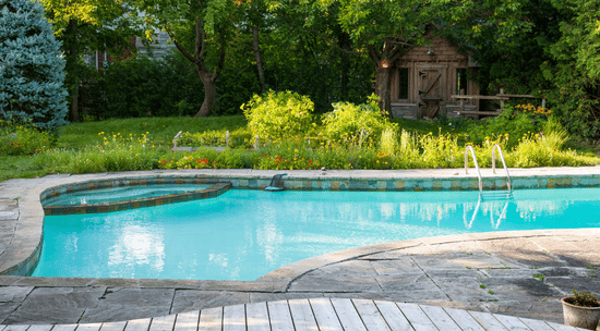 Piscina con sal una forma más cómoda de cuidar el agua